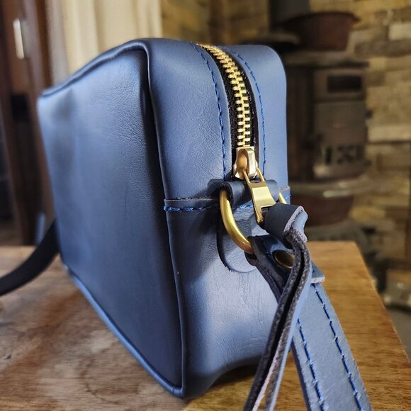 Portland Leather Large Camera Bag Purse Unicorn Smooth Indigo Blue Gray - Picture 8 of 11